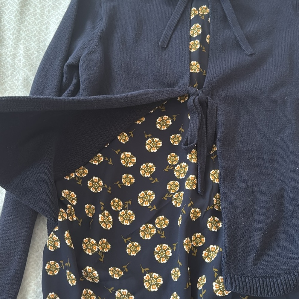 Sweater - Picture 5 of 6